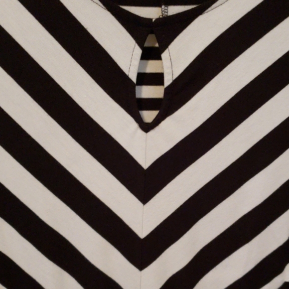 INC keyhole black and white striped peplum top, size M - Picture 4 of 7